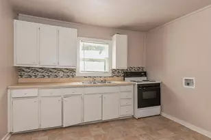 1611 Clark St, Greenville, TX 75401 - Photo 11