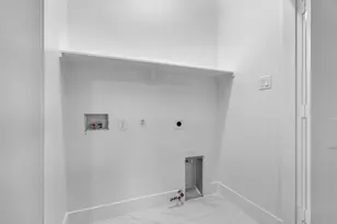 2340 Alsiddiq Dr, Irving, TX 75062 - Photo 19