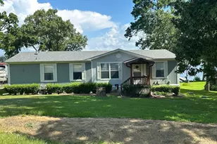 21516 Water Ridge Rd, Chandler, TX 75758 - Photo 1