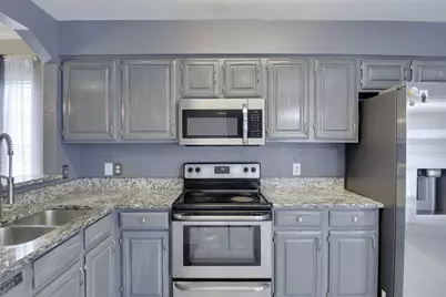 6707 Copperwood Court, Arlington, TX 76001 - Photo 9