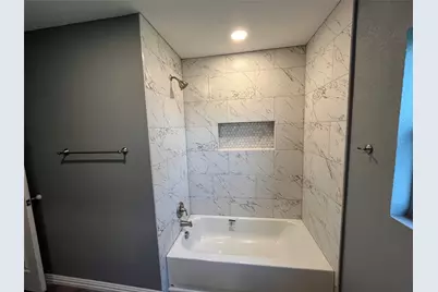 122 S 10th Street, Sanger, TX 76266 - Photo 9