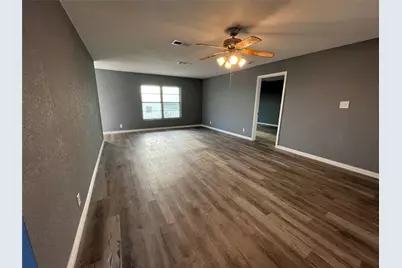 122 S 10th Street, Sanger, TX 76266 - Photo 3