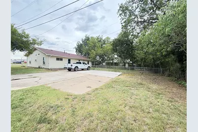 122 S 10th Street, Sanger, TX 76266 - Photo 11
