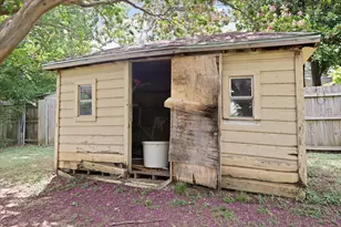 1211 Greenbriar Ln, Cleburne, TX 76033 - Photo 23