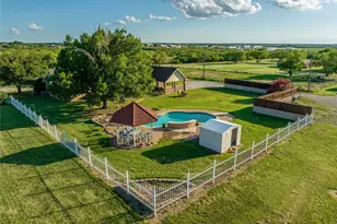 8 Northglen Rd, Breckenridge, TX 76424 - Photo 31