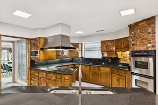 1605 Canyon Oaks Dr, Irving, TX 75061 - Photo 17