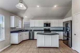 1213 Round Pen Run, Fort Worth, TX 76052 - Photo 7