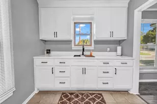 341 Emma St, Fort Worth, TX 76111 - Photo 9