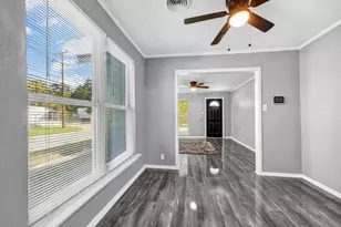 341 Emma St, Fort Worth, TX 76111 - Photo 5