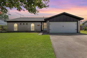 7504 Oak Ridge Dr, North Richland Hills, TX 76182 - Photo 1