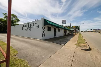 3717 McCart Avenue, Fort Worth, TX 76110 - Photo 13