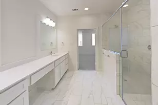 324 Templeton Dr, Fort Worth, TX 76107 - Photo 11