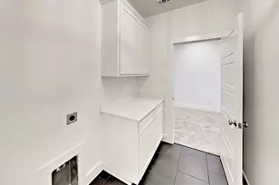 324 Templeton Dr, Fort Worth, TX 76107 - Photo 13