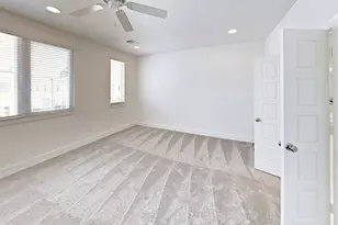 324 Templeton Dr, Fort Worth, TX 76107 - Photo 9