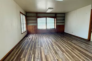 514 W Walker St, Breckenridge, TX 76424 - Photo 17