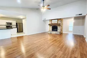 3905 Windflower Ln, Fort Worth, TX 76137 - Photo 7