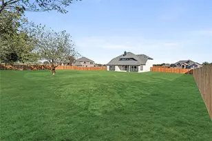 643 Crystal Lk Ln, Red Oak, TX 75154 - Photo 35