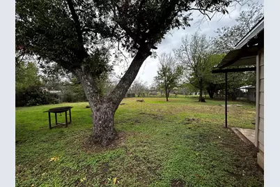 910 W Long Street, Stephenville, TX 76401 - Photo 17