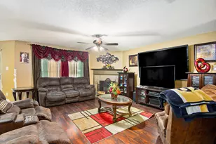 127 Independence Ave, Venus, TX 76084 - Photo 3