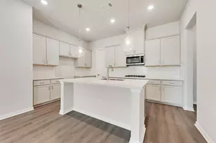 8071 Challenger Ln, Frisco, TX 75034 - Photo 5