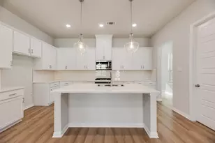 8119 Challenger Ln, Frisco, TX 75034 - Photo 7