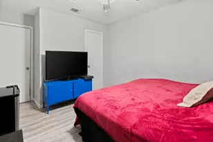 729 Surrey Cir, Grand Prairie, TX 75050 - Photo 13