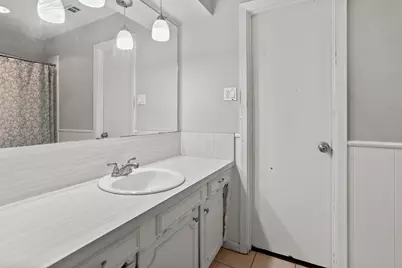 729 Surrey Circle, Grand Prairie, TX 75050 - Photo 11