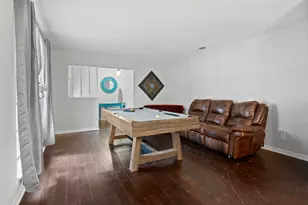 729 Surrey Cir, Grand Prairie, TX 75050 - Photo 9