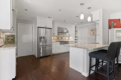 729 Surrey Circle, Grand Prairie, TX 75050 - Photo 3