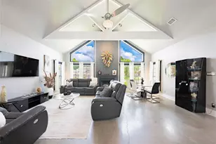 310 Splitrail Dr, Mabank, TX 75143 - Photo 3