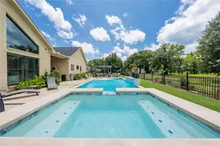 310 Splitrail Dr, Mabank, TX 75143 - Photo 9