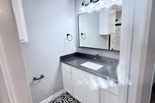 527 N Chestnut St, Gainesville, TX 76240 - Photo 11