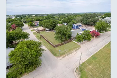 201 E 7th Street, Weatherford, TX 76086 - Photo 1