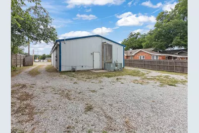 413 E Wise Street, Bowie, TX 76230 - Photo 11