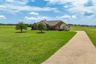 845 W County Line Road E, West, TX 76691 - Photo 3