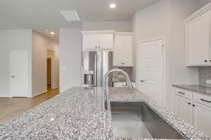 10434 Peonia St, Fort Worth, TX 76126 - Photo 9