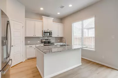 10434 Peonia Street, Fort Worth, TX 76126 - Photo 3