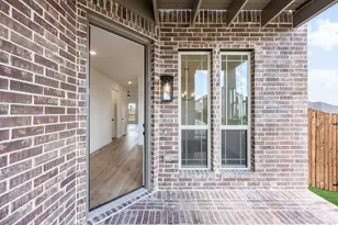 201 Claywood Dr, Glenn Heights, TX 75154 - Photo 3