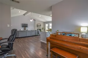 4201 Amherst Ln, Grand Prairie, TX 75052 - Photo 17