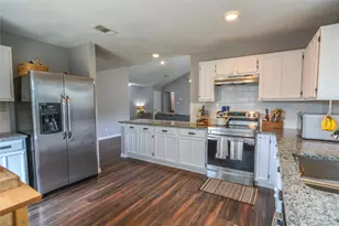 4201 Amherst Ln, Grand Prairie, TX 75052 - Photo 13