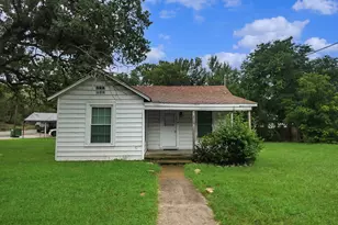 216 19th St, Mineral Wells, TX 76067 - Photo 1