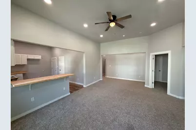 320 W 6th Street, Bonham, TX 75418 - Photo 7
