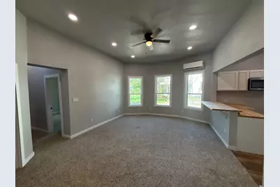 320 W 6th Street, Bonham, TX 75418 - Photo 9