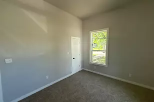 320 W 6th St, Bonham, TX 75418 - Photo 23