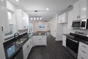 410 N Houston Ave, Denison, TX 75021 - Photo 11