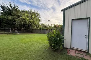 1414 N Binkley St, Sherman, TX 75092 - Photo 25