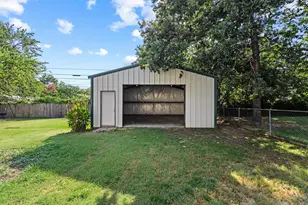 1414 N Binkley St, Sherman, TX 75092 - Photo 25