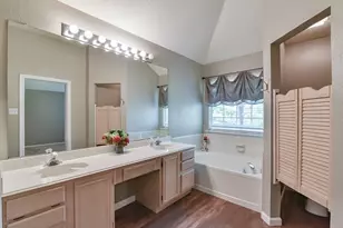 5008 Redwater Dr, Arlington, TX 76018 - Photo 11