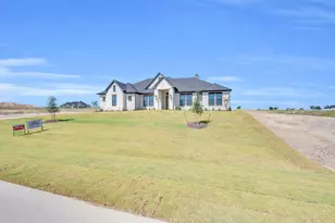 270 Marie Ln, Waxahachie, TX 75167 - Photo 5