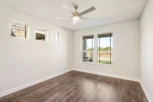 208 Rosewood Dr, Glenn Heights, TX 75154 - Photo 5